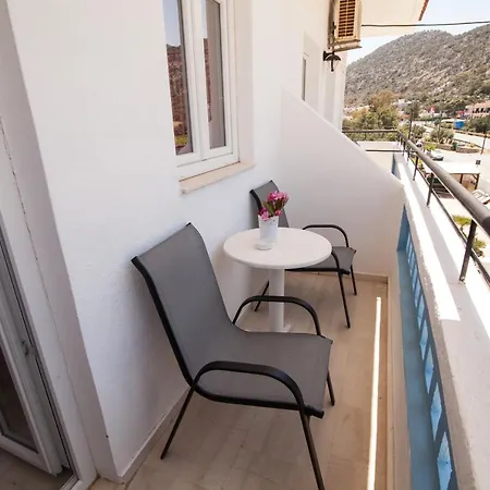 Vasilakis & Aparthotel